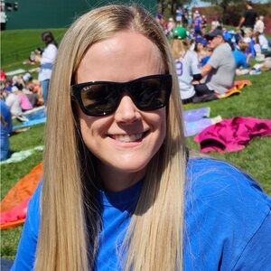 Meet your Posher, Kenly